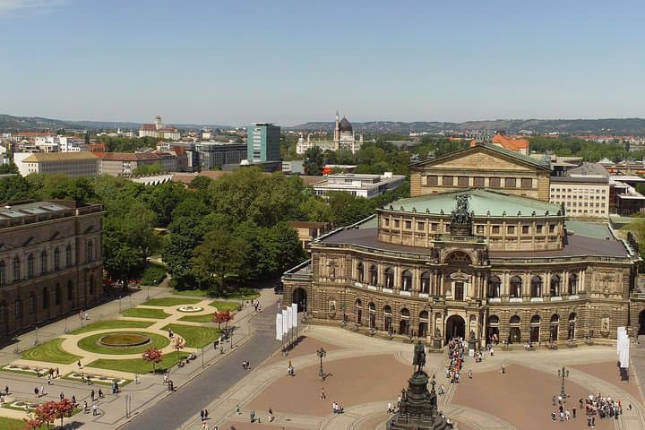 Stadtrundfahrt und geführte Tour im Neuen Grünen Gewölbe und der Semperoper
