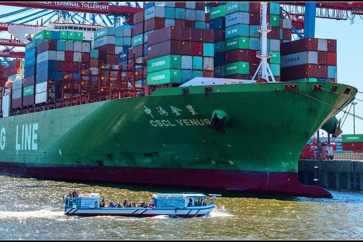 Hamburg: 1-hour harbor tour — photo 4