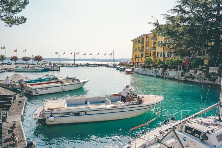 Tagesausflug zum Gardasee und Sirmione von Verona — Foto 3