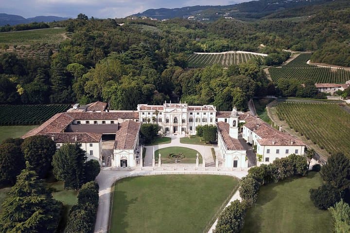 Die geführte Tour und Verkostung im Amarone Chateau in Valpolicella
