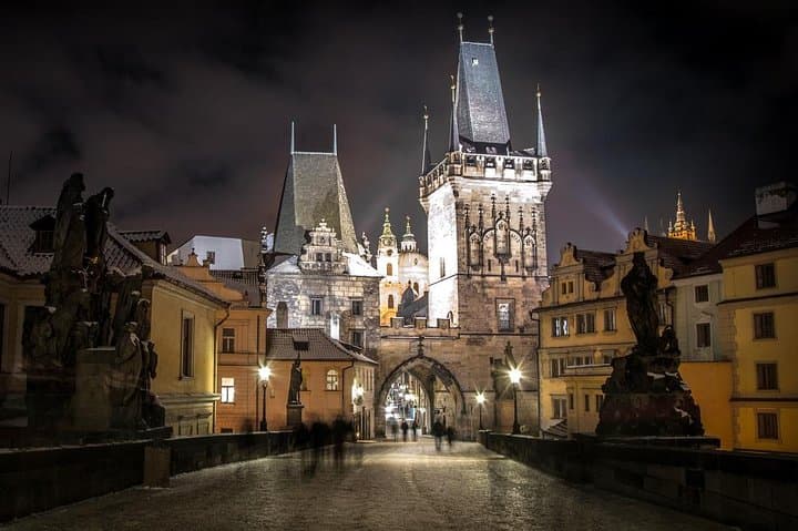 Trasferimento Privato da Berlino a Praga con 4 Ore di Visita — foto 2