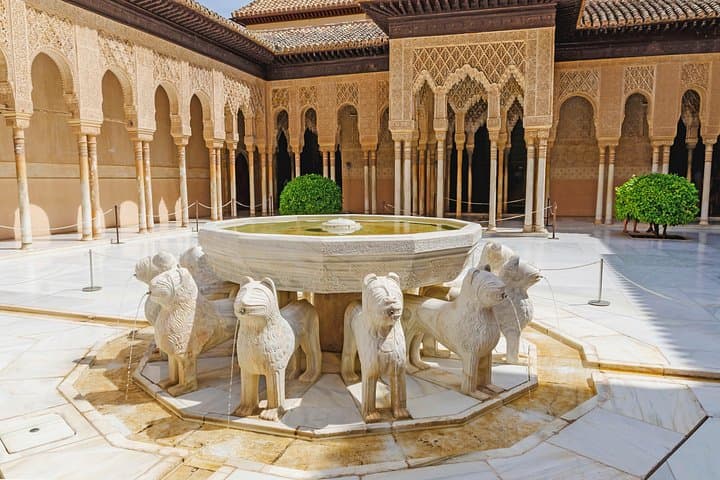 Biglietto per l'Alhambra e Tour Guidato con i Palazzi Nasridi — foto 2