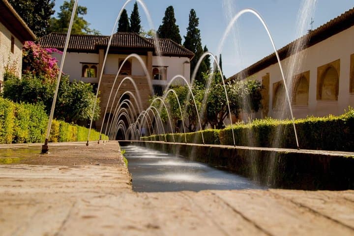 Visita diurna all'Alhambra (8 persone) — foto 4