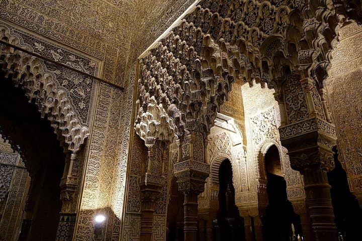 Visite nocturne de l'Alhambra pour petits groupes — photo 2