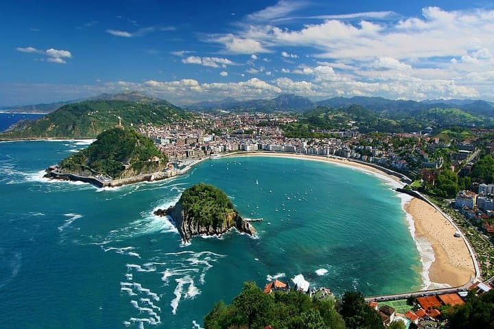 Private Tour von San Sebastian mit Guide und Abholung vom Hotel/Hafen — Foto 2