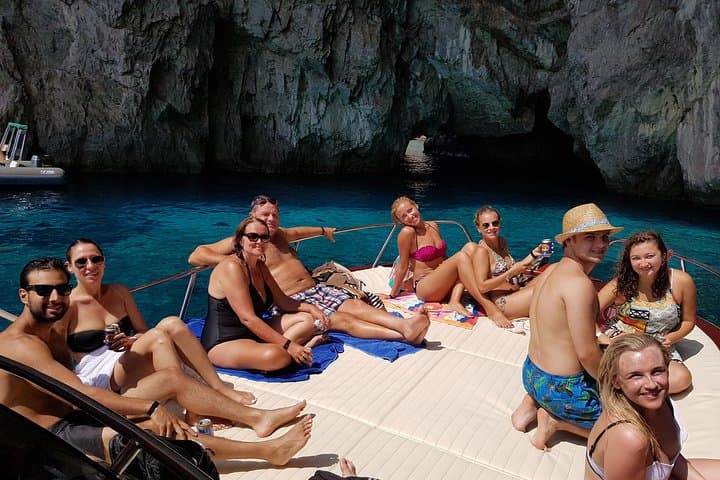 Amalfi: Escursione in Barca per Piccoli Gruppi all'Isola di Capri