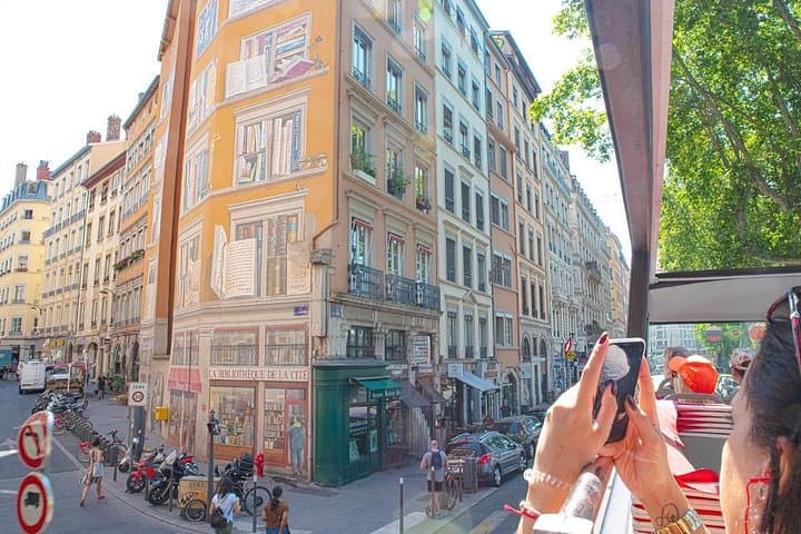 Lyon Hop-On Hop-Off Tour mit Audiokommentar — Foto 3