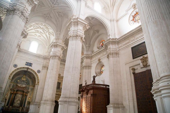 Geführte Tour durch die Kathedrale und die Royal Chapel in Granada — Foto 4
