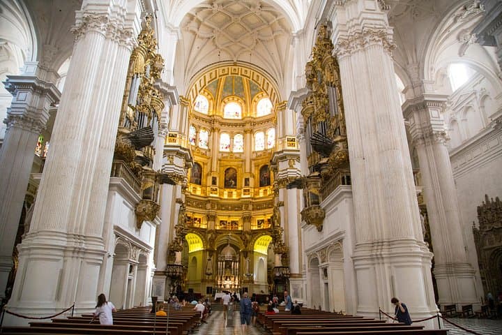 Geführte Tour durch die Kathedrale und die Royal Chapel in Granada — Foto 2
