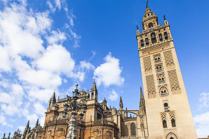 Siviglia: Tour Guidato della Cattedrale e della Giralda con Biglietti — foto 4
