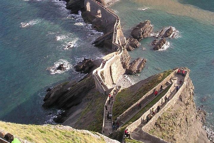 Esperienza di Game of Thrones: Tour Privato della Costa Basca