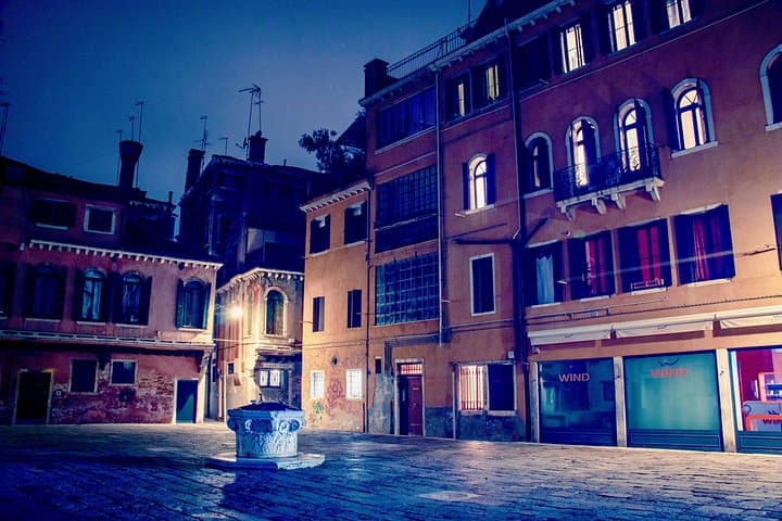 Tour Notturno di Venezia: Fantasmi, Leggende e Misteri Nascosti