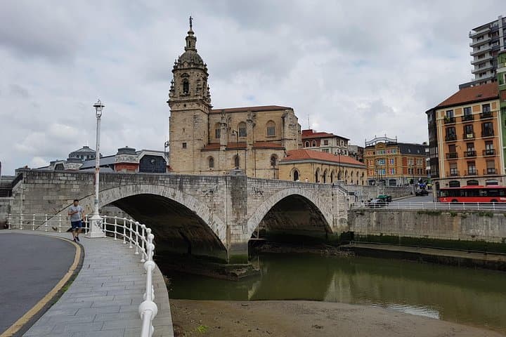 Bilbao Stadtführung: Moderne Transformation und malerische Spaziergänge — Foto 3