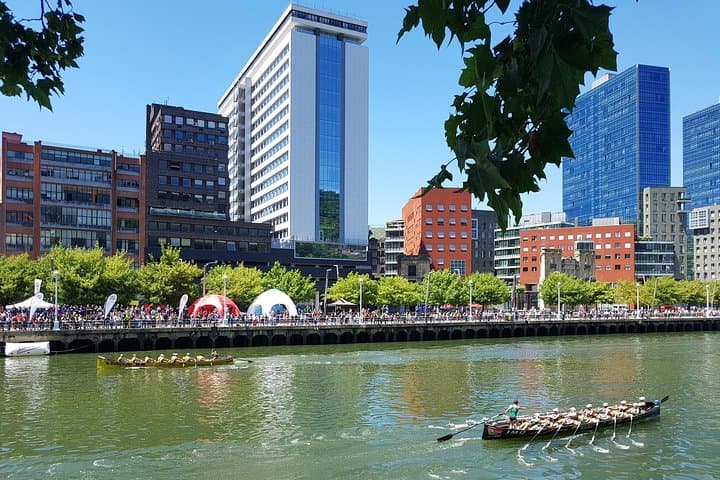 Bilbao Stadtführung: Moderne Transformation und malerische Spaziergänge — Foto 2