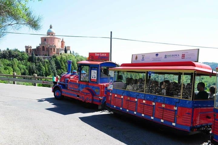 San Luca Erlebnis Tour in Bologna — Foto 3