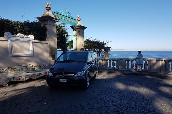 Transfer von Neapel nach Sorrent mit privater Tour in Pompeji — Foto 1