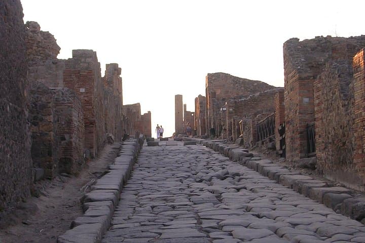 Transfer von Neapel nach Sorrent mit privater Tour in Pompeji — Foto 5
