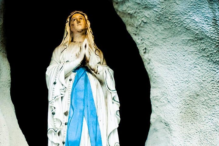 Privater Tagesausflug nach Lourdes von Paris mit dem Hochgeschwindigkeitszug — Foto 4
