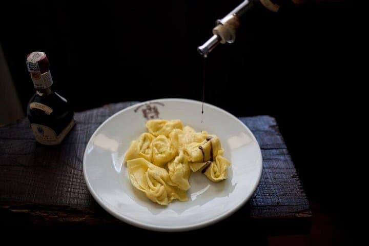 Food Valley Tour: Parmigiano, Balsamico, Wein, Mittagessen, Transport