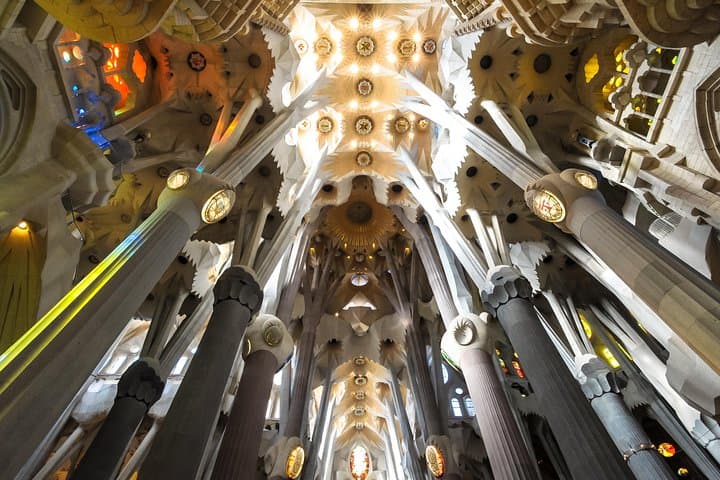 Points forts de Barcelone et visite de la Sagrada Familia — photo 4
