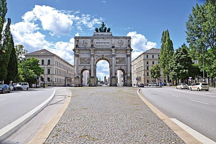Privater Transfer: Frankfurt nach München mit 2-stündigem Sightseeing-Stopp — Foto 4
