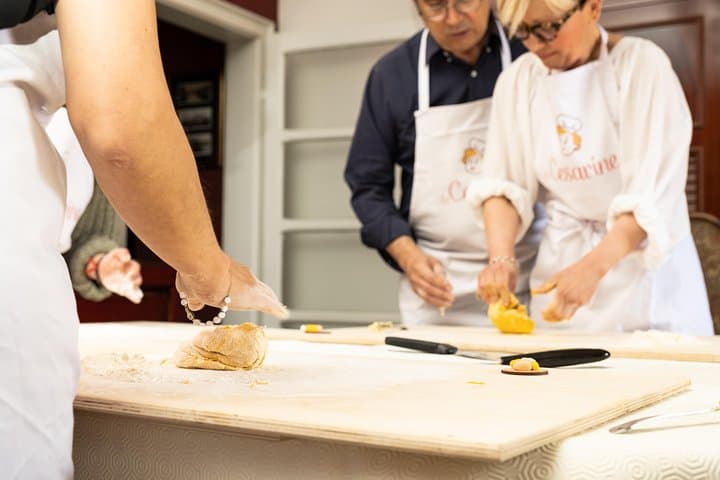 Bologna: Kochkurs zu Hause & Mahlzeit mit einem Einheimischen — Foto 4