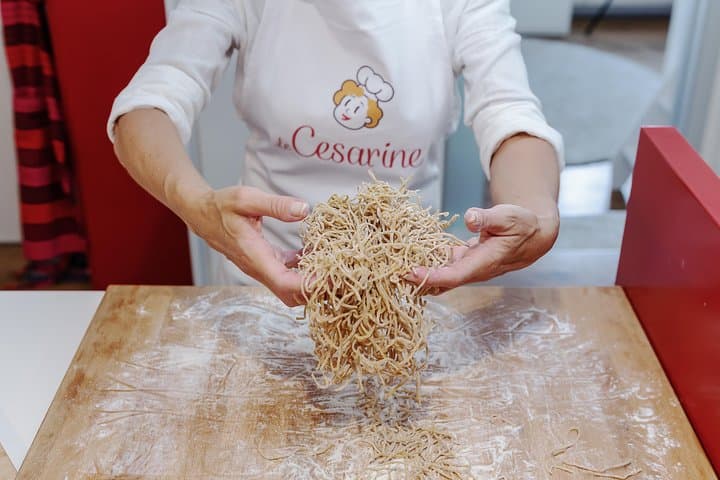 Cesarine: Kleine Gruppenmarktführung und Kochkurs in Verona — Foto 3