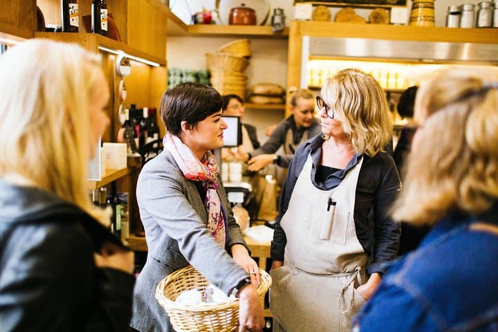 Tour di Degustazione al Mercato Victor Hugo di Tolosa per Piccoli Gruppi — foto 2