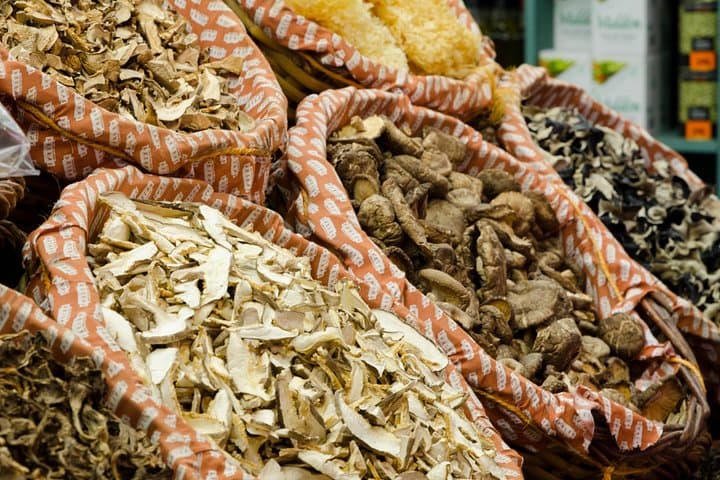 Cesarine: Kleine Gruppenmarkt Tour und Dinner-Erlebnis in Verona — Foto 2