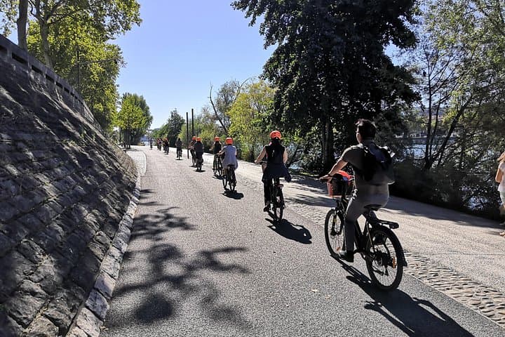 Expérience complète de Lyon : E-Bike, dégustation de nourriture et promenade dans la vieille ville — photo 2