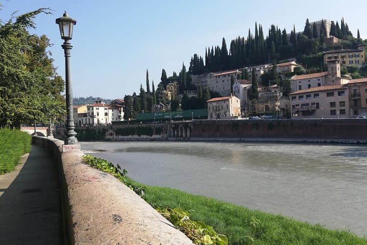 Verona Kleingruppen-Walking-Tour mit lokalem Guide — Foto 3
