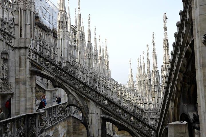 Milano: Il Migliore Tour Guidato dei Tetti del Duomo con Accesso Prioritario