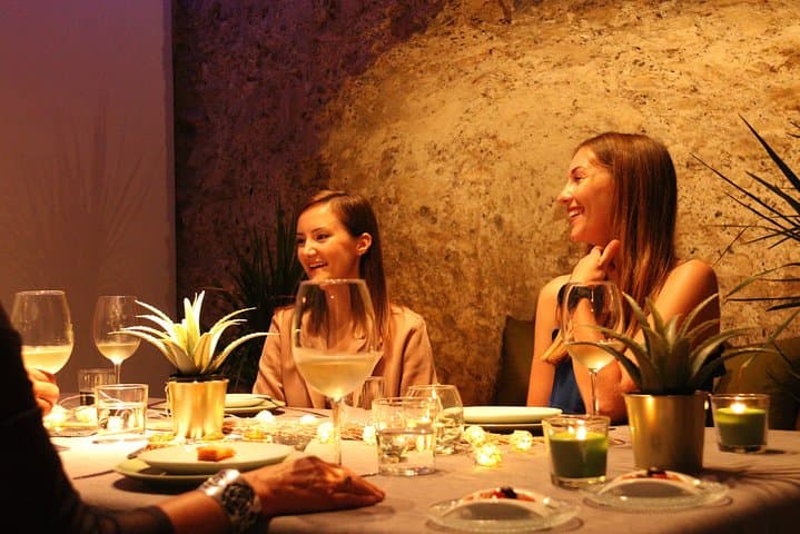Valencia Old Town Tour with Wine &amp; Tapas — photo 2
