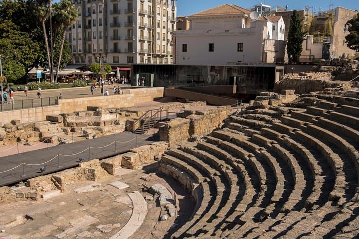 Visite guidée de la Cathédrale, de l'Alcazaba et du Théâtre à Malaga — photo 2