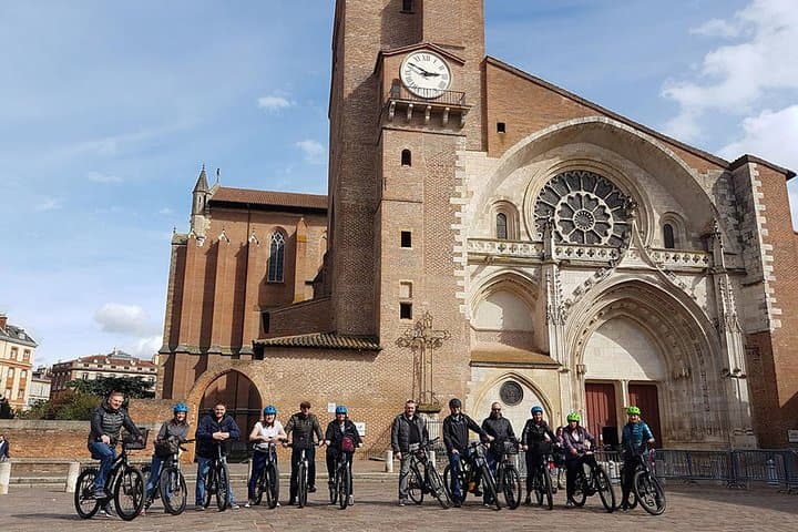 Tour in Bici Elettrica a Tolosa: Centro Città e Garonna — foto 5