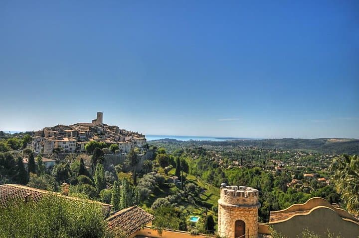 Escursione nel Countryside della Provenza con visita alla profumeria di Grasse da Nizza — foto 3