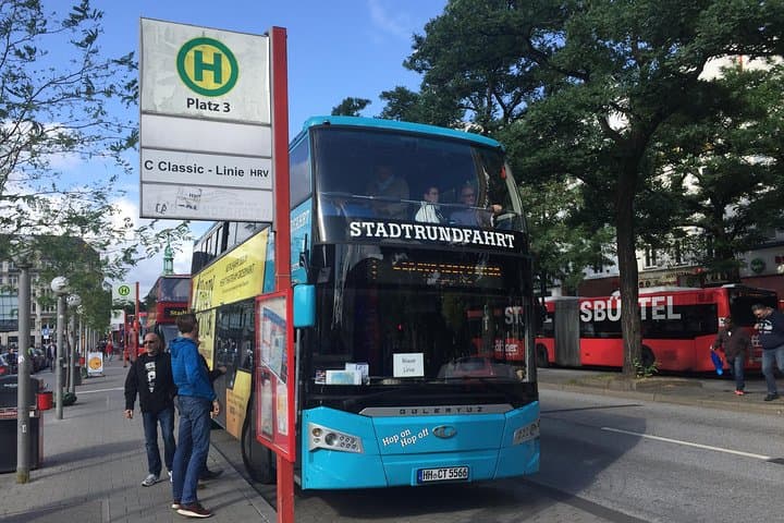 Hamburg Hop-On Hop-Off Stadtrundfahrt (Linie F) — Foto 4