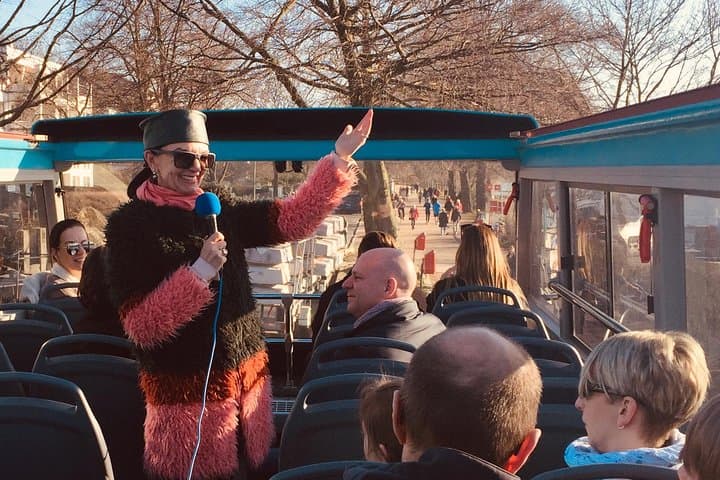 Hamburg Hop-On Hop-Off Stadtrundfahrt (Linie F) — Foto 2
