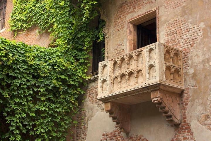 Verona & Gardasee mit Bootsfahrt: Ganztägige Tour ab Mailand — Foto 2