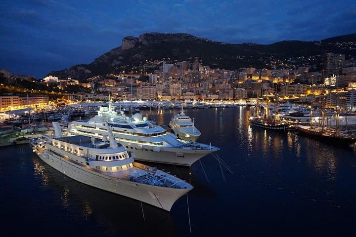Mónaco y Montecarlo de noche