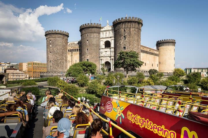 Tour in autobus hop-on hop-off a Napoli — foto 3