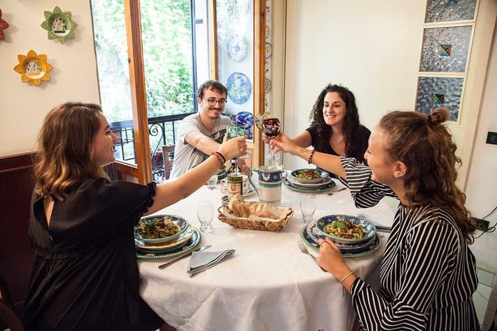 Cours de cuisine à domicile et repas avec un local à Praiano — photo 5