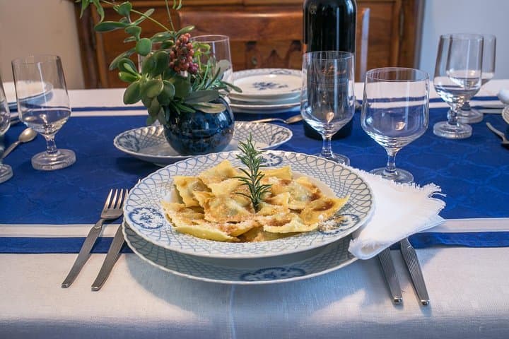 Cesarine: Markttour & Essen bei einem Einheimischen in Turin — Foto 4