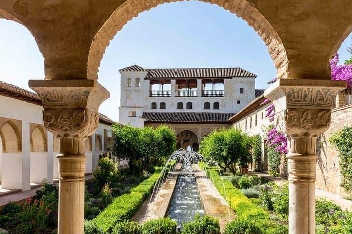 Visite de l'Alhambra, des Nasrides et du Generalife sans attente à Grenade — photo 5