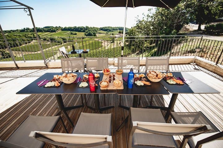 Tour en bicicleta eléctrica por Saint-Emilion con catas de vino y almuerzo — foto 5