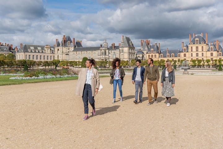 Gita di un giorno ai castelli di Fontainebleau e Vaux le Vicomte da Parigi — foto 3