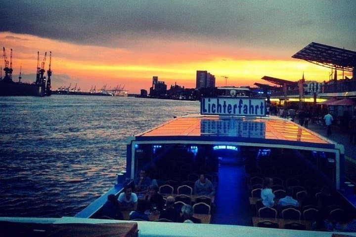 Hamburg Light Cruise 90 minutes – Speicherstadt & Hafen at night — photo 4
