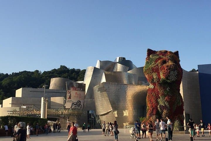 Tour Privado de Transferencia de San Sebastián a Bilbao a lo largo de la Costa Vasca