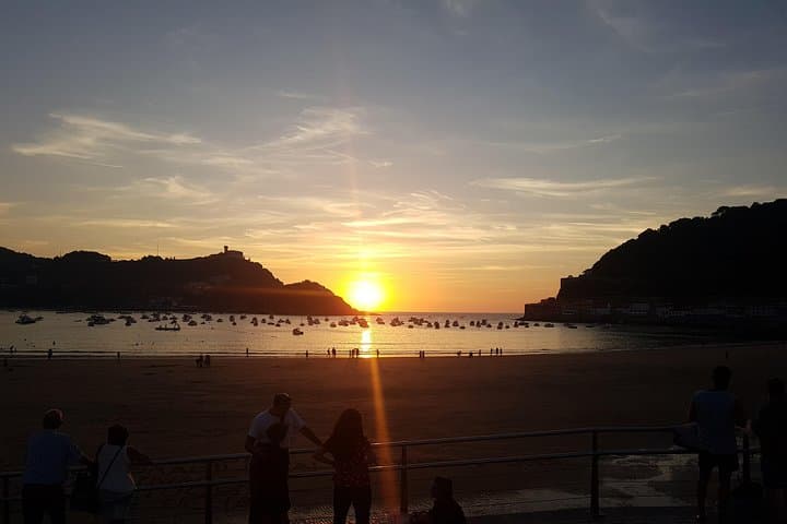 Tour Privado de Transferencia de Bilbao a San Sebastián a través de la Costa Vasca