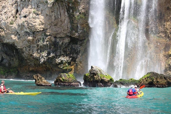 Ruta en kayak por los Acantilados de Nerja y Maro - Cascada de Maro — foto 3